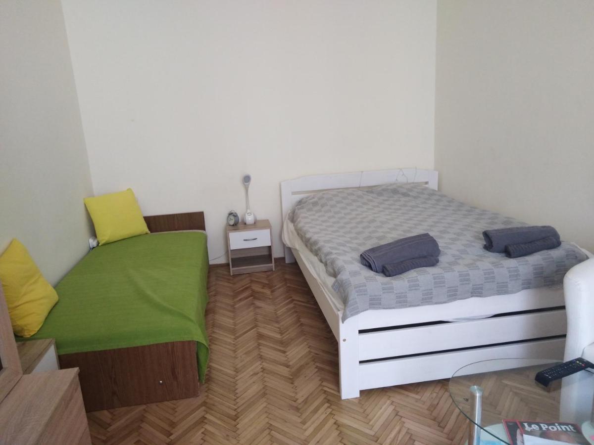 Adrienn Apartment Budapest Esterno foto